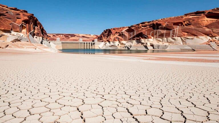 Record-low-reservoirs-and-a-drought-stricken-Canada-are-quietly-pulling-the-plug-on-Americas-hydropower-foundation-and-the-clean-energy-future-that-depends-on-it-1-768x432